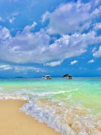 A Gorgeous & Tiny Island Near Phuket 🏖️🇹🇭