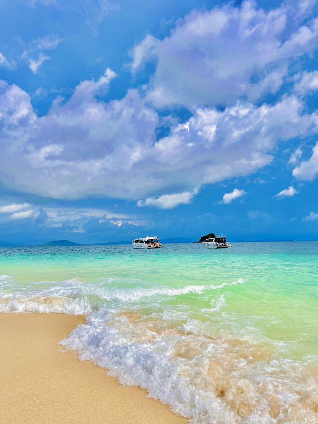 A Gorgeous & Tiny Island Near Phuket 🏖️🇹🇭