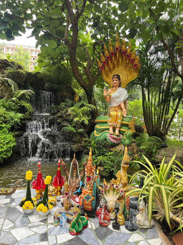 วัดศาลาลอย นครราชสีมา