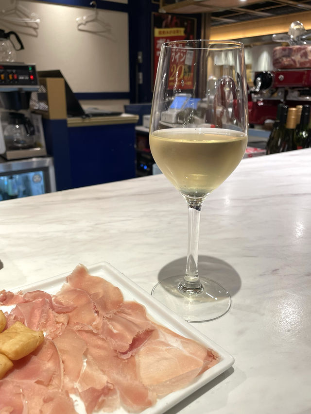 【フレンチ酒場GOLD】お得で気軽に入れるお店