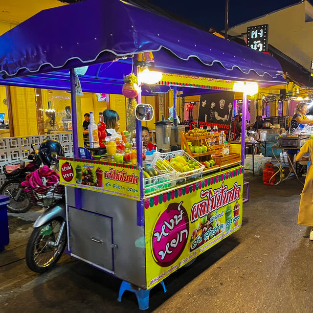 ถนนคนเดิน สุดแดนสยาม นครพนม 