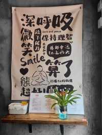 店主一腳踢的小cafe