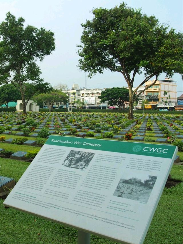 สุสานทหารสัมพันธมิตรดอนรัก กาญจนบุรี
