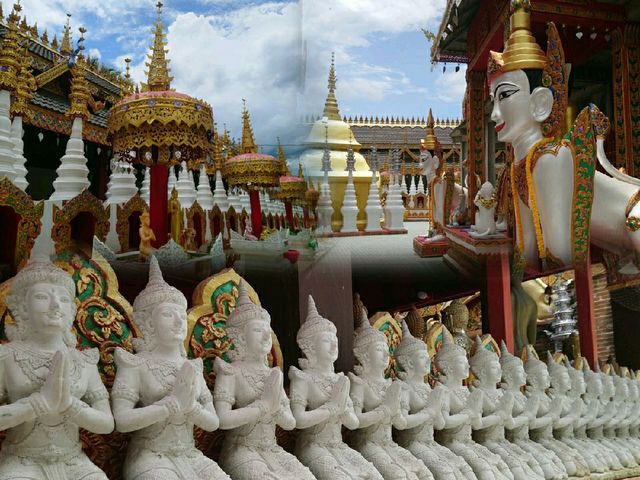 ชมความงามวัดไทยใหญ่..แม่จัน