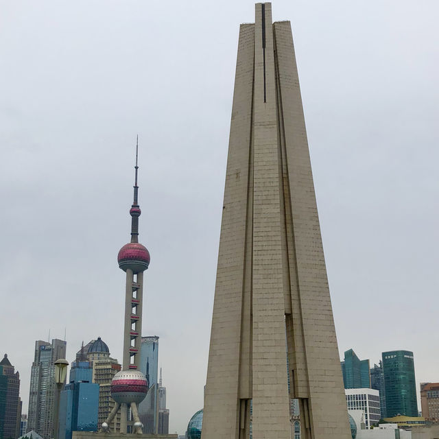 美麗安靜的北外灘，一杯飲料就看得到外灘景色的人民咖啡廳