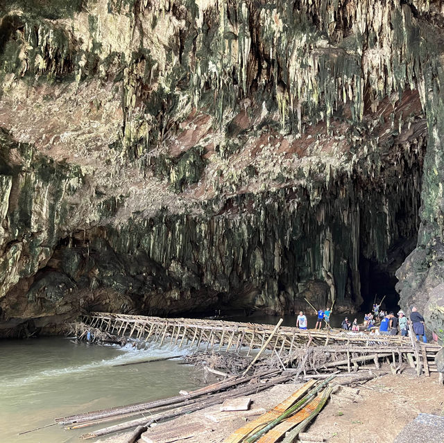 เที่ยวแม่ฮ่องสอน ล่องแพ ที่ถ้ำน้ำลอด