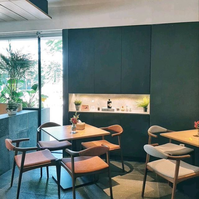 THIS CAFÉ IS RELATIVELY NEW IN SUNTER