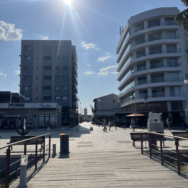拉納卡：集古老而現代的港口城市🇨🇾⛴️🌊