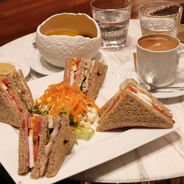 澳門美食推介😋安德魯餅店咖啡室