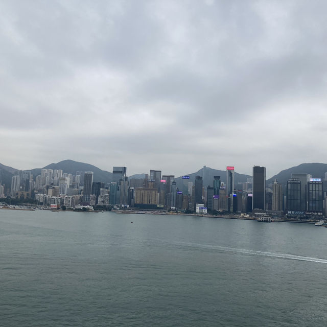 尖沙咀鐘樓與海傍