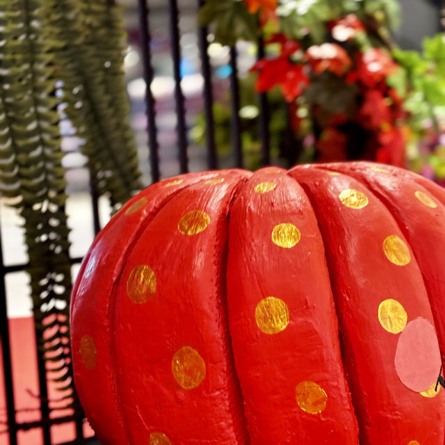 "Charming Halloween Festivities at Pavilion Bukit Jalil: Adorable Pumpkin Decor"