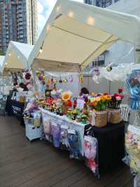 Singles' Market at Lalaport Mall: A Great Spot for Photos and Fun!