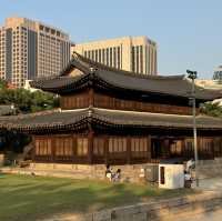 Seoul, Deoksugung Palace Spirit of Beauty