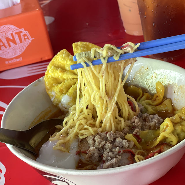 โคกกลอยบะหมี่ต้มยำใส่ไข่