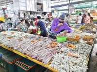 ตลาดประมงพื้นบ้าน อ่างศิลา
