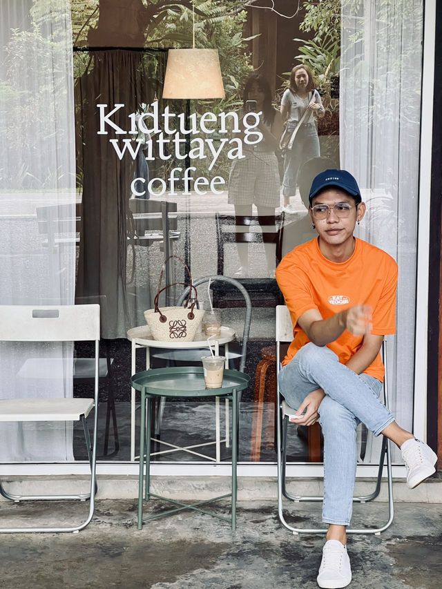 คิดถึงวิทยา คาเฟ่กลางหุบเขาแม่แตง วิวล้านล้าน 🌲☕