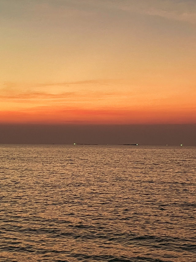 ฮีลใจทุกครั้งที่ได้มาบางแสน 🌅🧡🏖️