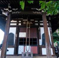  วัดเซนโคจิ (Senkoji Temple) และสวนสาธารณะ