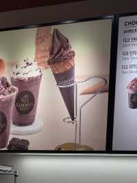 韓国/ソウル【新村】GODIVA bakery
