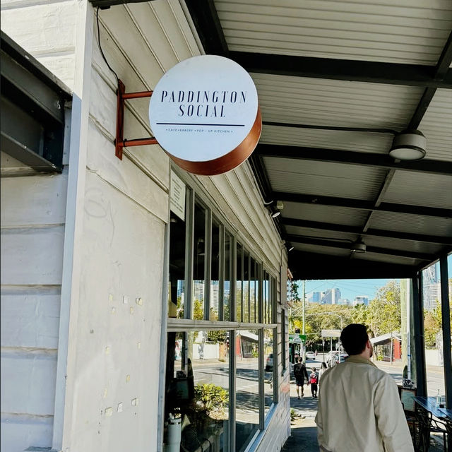 Vibrant Gatherings at Paddington Social Cafe
