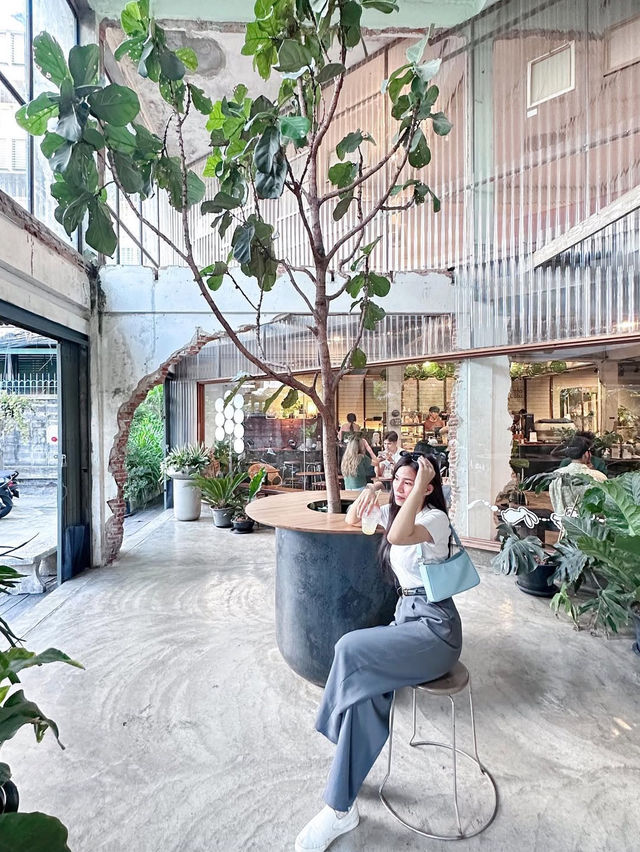 จิบกาแฟร้านชิคๆ Piccolo Vicolo Café 🥤
