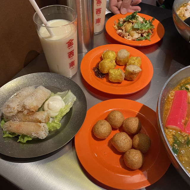 大碗足料酸辣小鍋米線🍜