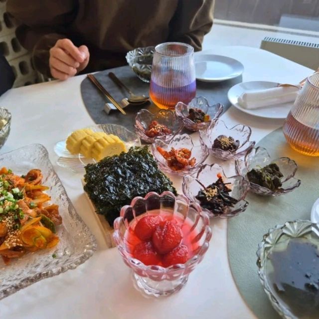 부산 기장 여행 정갈한 솥밥 맛집 '뜸'