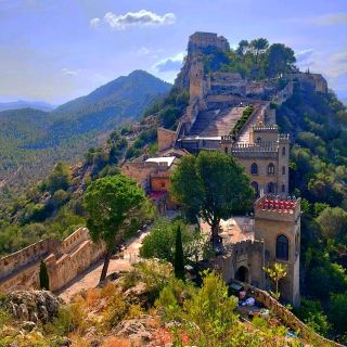 街を見下ろす城