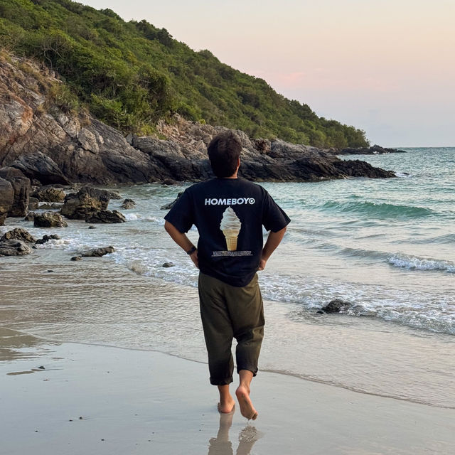 “หาดนางรอง” #สัตหีบ จุดเช็คอินชายหาดใกล้กรุงฯ 🌊🏝️