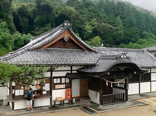 琵琶湖畔的海上鳥居，滋賀縣近江的白鬚神社