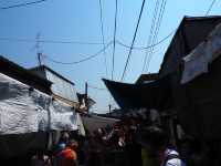 ตลาดร่มหุบแม่กลอง ไหว้พระวัดเก่าแก่ 1 วัน