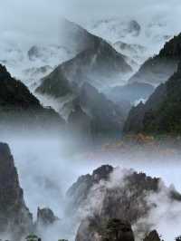 Climbing Huangshan Mountain