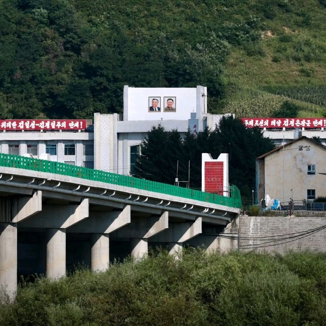 중국과 북한의 국경지대에서 북한의 실제모습을 담아봤습니다 !
