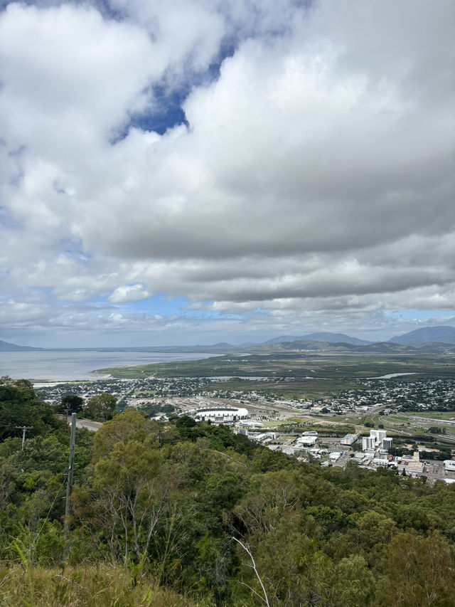 Castle Hill in Townsville 🇦🇺⛰️🥾✨