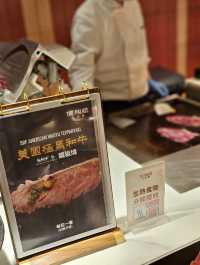 近距離睇師傅即割日本藍鰭吞拿魚