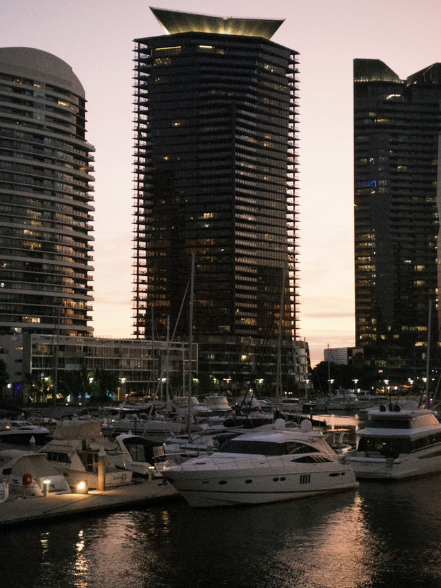 墨爾本的晚上🌃被這𥚃的夜景迷住了