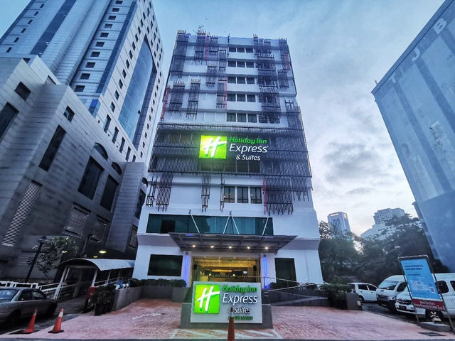 “Smart Stays Made Simple: Guest Experiences at Holiday Inn Express Johor Bahru”