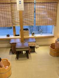 【京都🏵️嵐山】お花を浮かべる足湯カフェで癒される♡