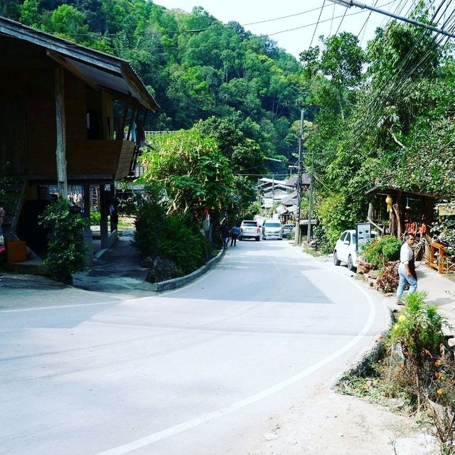 บ้านแม่กำปอง  หมู่บ้านที่ซ่อนตัวอยู่ในหุบเขา