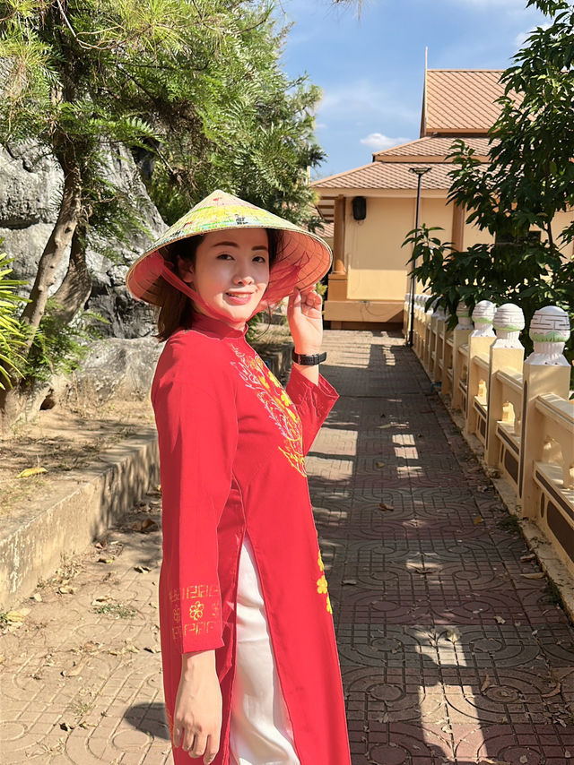 พาลูกเที่ยว อนุสรณ์สถานประธานโฮจิมินห์ @หนองคาย