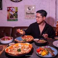 ร้านอาหารสุดคราสสิค ฟีลเรโทรย้อนยุค Grill 'n Brew