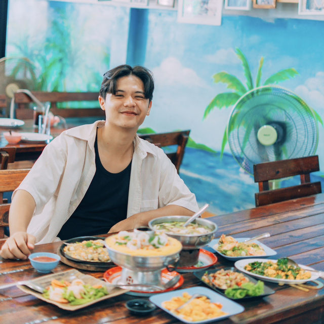 ร้านอาหารทะเลพื้นบ้าน ระยอง โคตรอร่อย ✨🦀