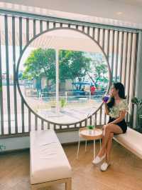 ร้าน Niji House Bangsaen คาเฟ่สไตล์มินิมอล