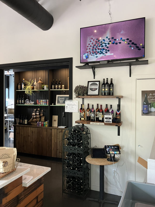 베인브리지 섬의 와인 테이스팅 룸, Fletcher Bay Winery!