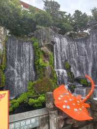 A Touch of Peace and Power at Lungshan Temple