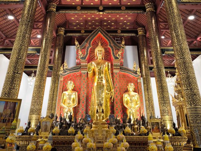 ตักบาตรโชติกา วัดเจดีย์หลวง