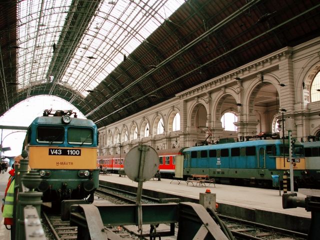 【ハンガリー🇭🇺】旅のロマン溢れる駅