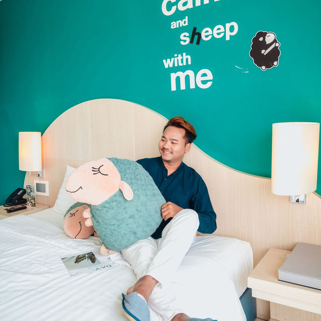SLEEP WITH ME HOTEL 
