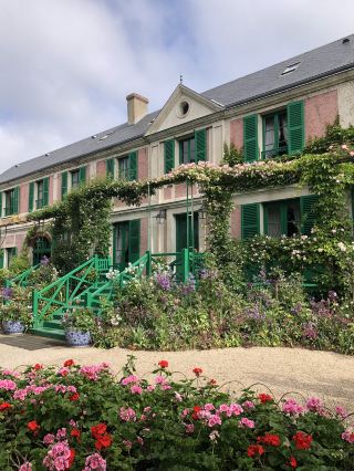 Giverny, Monet's House – A Symphony of Colors in the Flower Garden