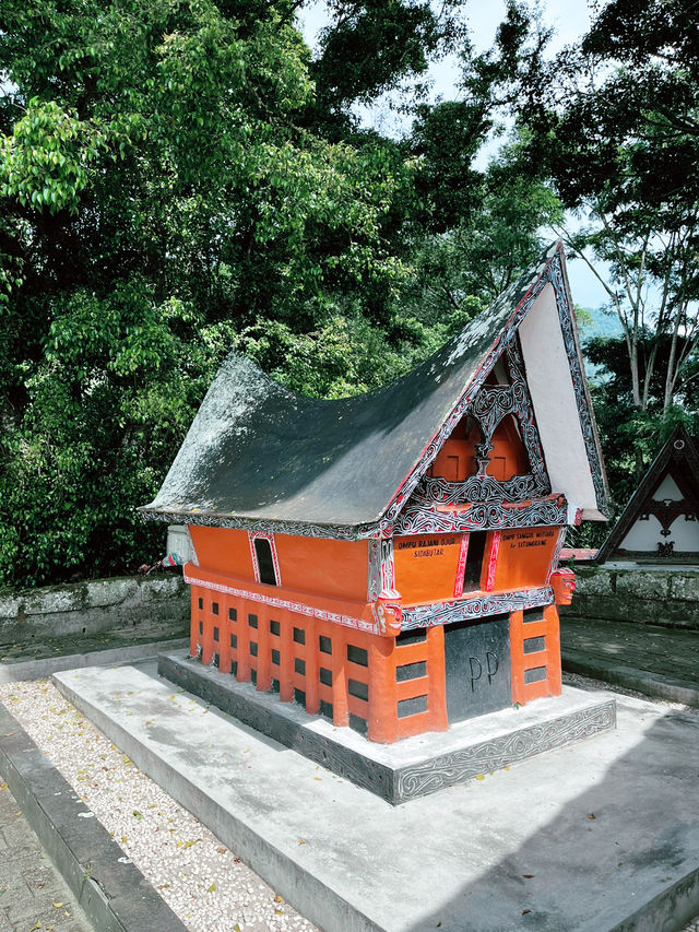 The Old Tomb of King Sidabutar: A Sacred Legacy on Samosir Island